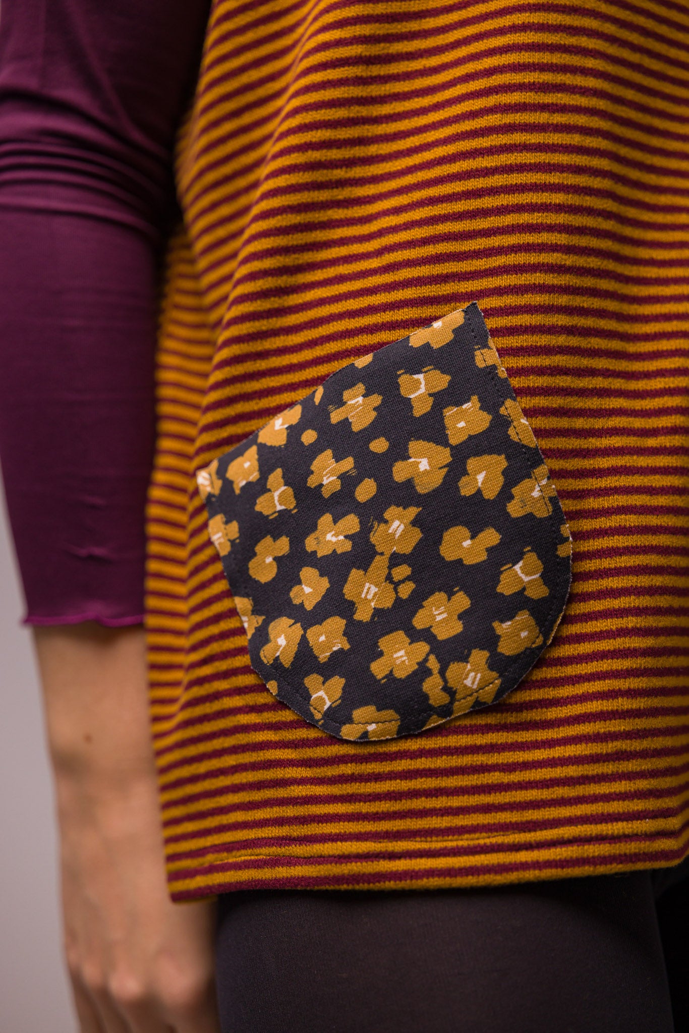 PULL POCHES MOUTARDE