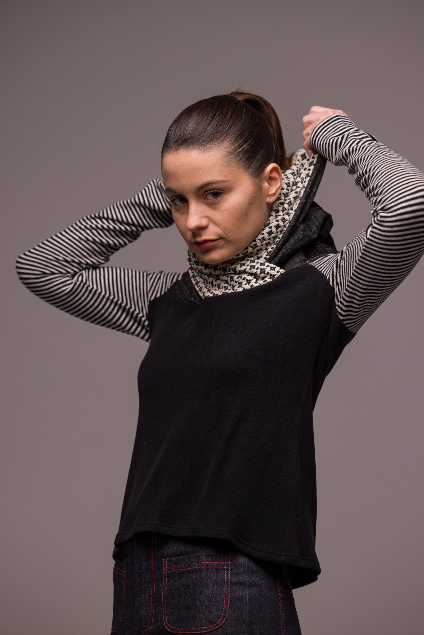 PULL COL NOIR & BLANC