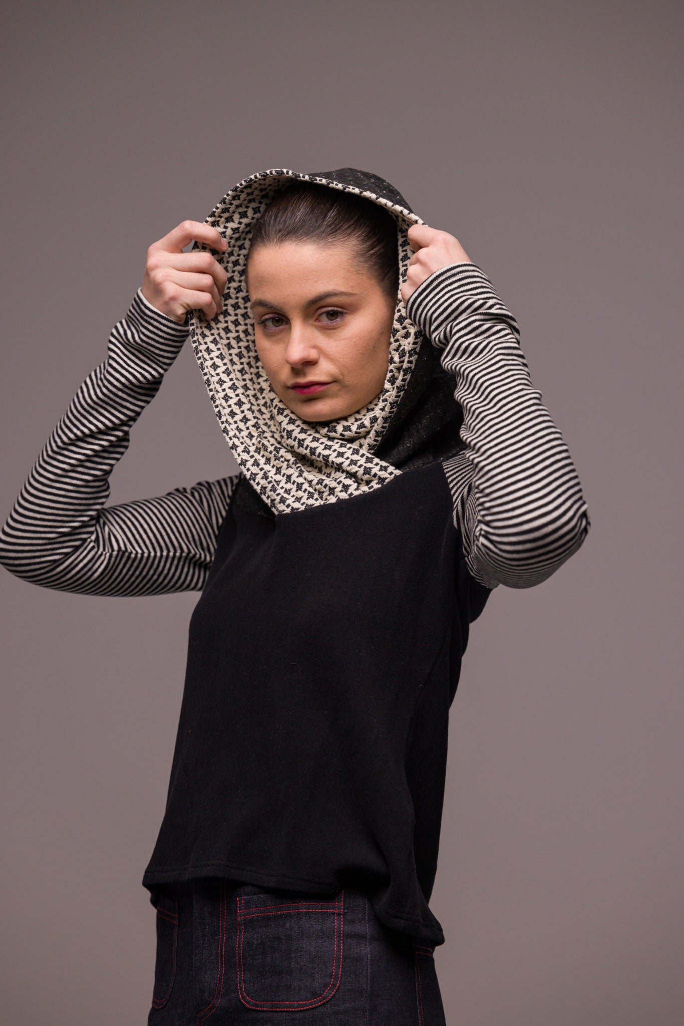 PULL COL NOIR & BLANC