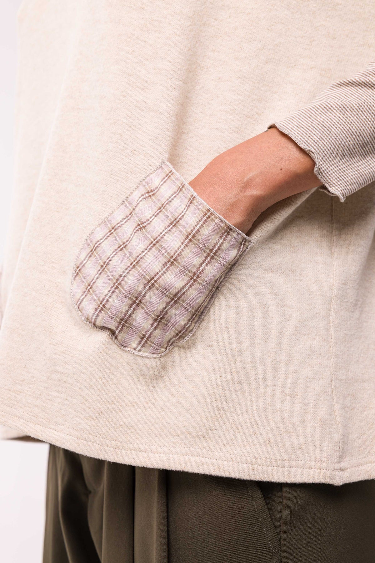 Pull Poches beige