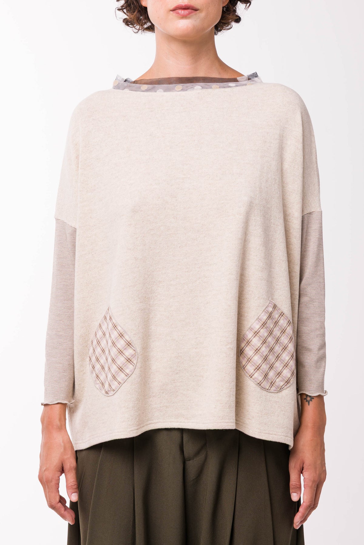 Pull Poches beige
